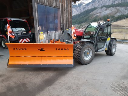 Giraff mit Schneepflug