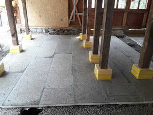 Decke mit Unterstellung Wandfluh