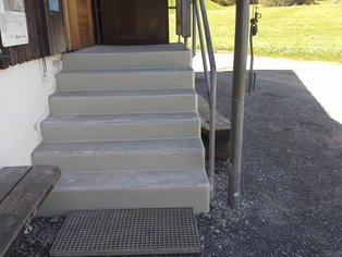 Treppe Bahn Almenalp