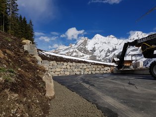 Blockmauer Öschinensee